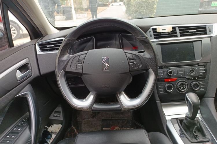 Used DS 6 2016 1.6T Luxury Edition THP160
