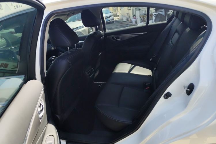 Used Infiniti Q50L 2018 2.0T Enjoyment Version China VI Standard
