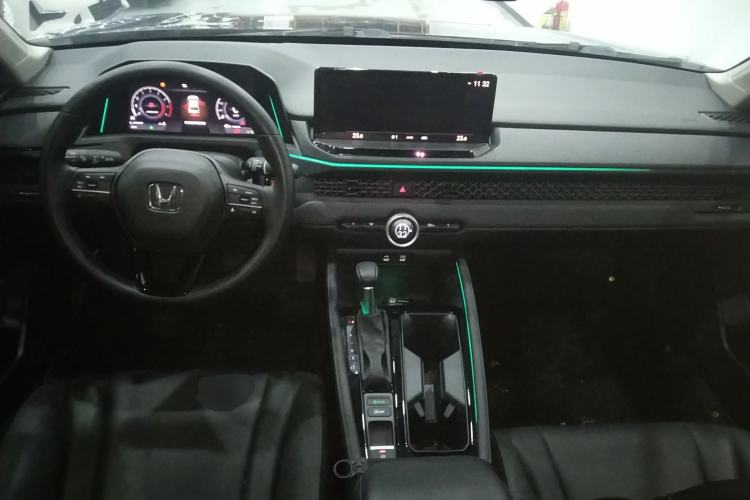 Used Honda Accord 2025 260TURBO Luxury Edition Center Console