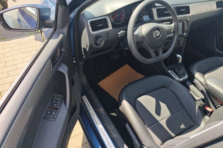 Used Volkswagen Santana 2015 Haval H6 1.6L Automatic Comfort Model
