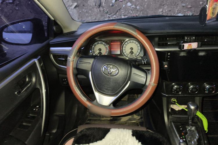Used Toyota Corolla 2014 1.6L CVT GL-i Steering Wheel