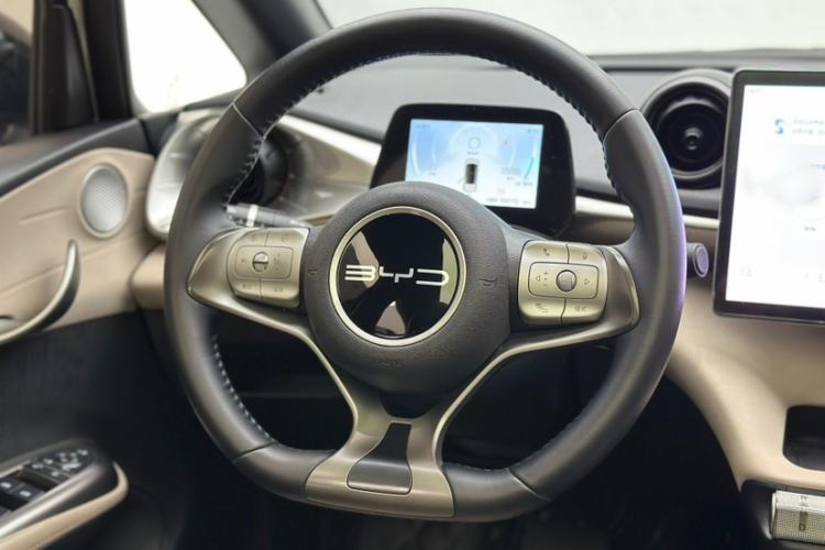 Used BYD Dolphin 2023 420 km Fashion Edition
