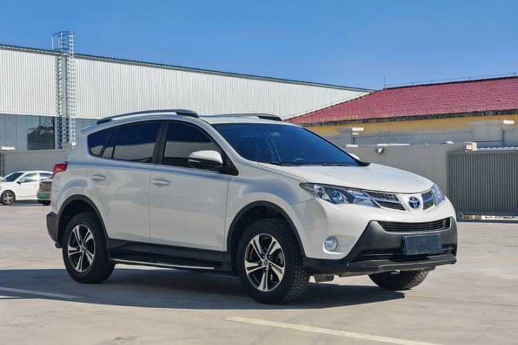 Used Toyota RAV4 2015 2.0L CVT Two-Wheel Drive Fashion Edition Exterior 2