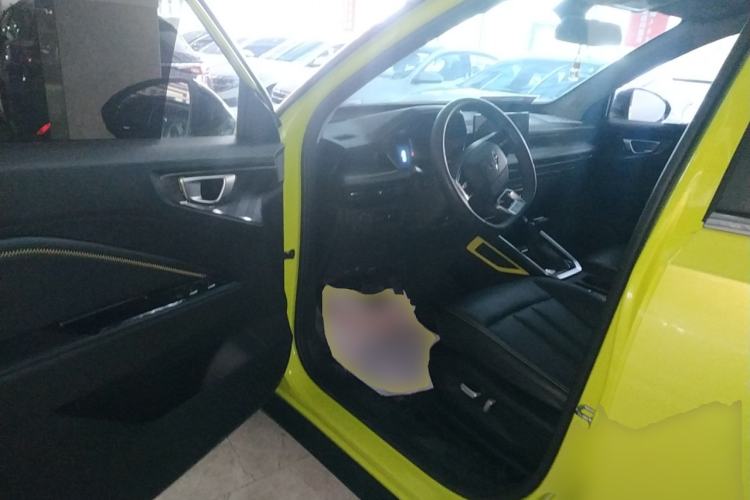 Used Wuling Alvez 2022 1.5T CVT Trendy & Cool Edition
