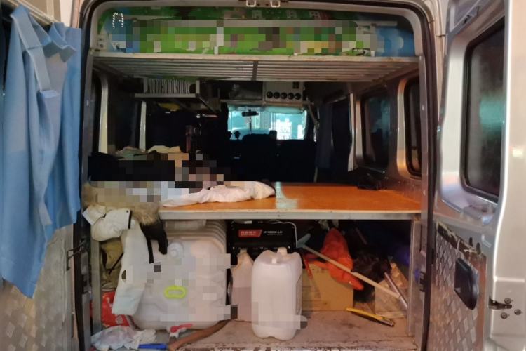 Used Dongfeng Yufeng 2023 V9+ 2.0T Manual Front-Wheel-Drive Multi-Function Mid-Roof Van with 7/8/9 Seats
