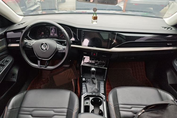 Used Volkswagen Passat 2020 330TSI Elite Edition China VI Center Console