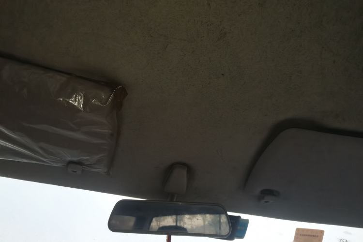 Used Dongfeng Ruichi 2015 2.5T Two-Wheel Drive Classic Long Cargo Box ZD25TCI Headliner