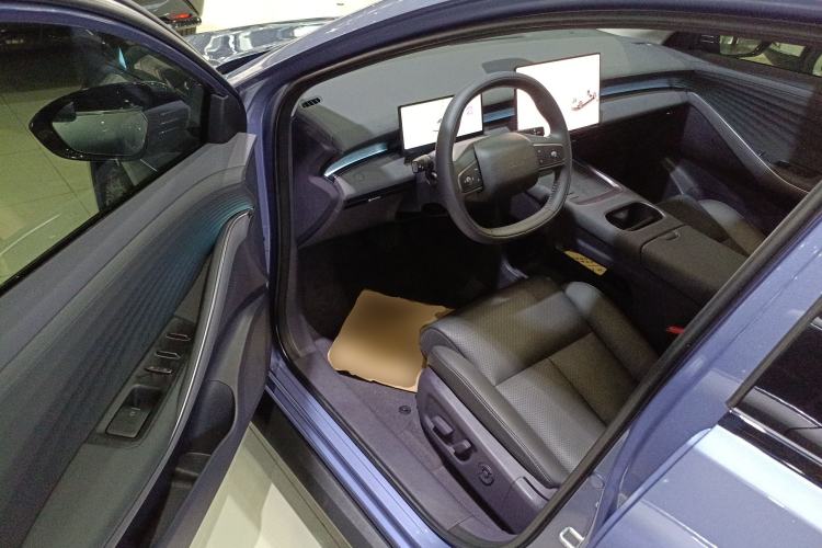 Used Nissan N6 2026 Model 180 Max Driver Seat