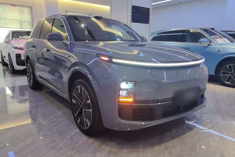 Used Li Auto L8 2025 Ultra Smart Refreshed Edition Front Right 45 Deg