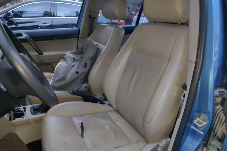 Used Volkswagen Polo 2011 Jingqu 1.6L Manual - Real Cool Edition