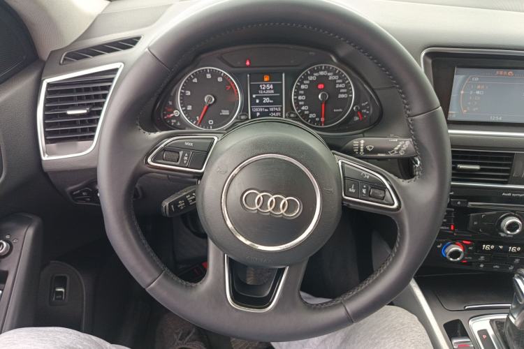 Used Audi Q5 2013 40 TFSI Technology Edition Steering Wheel
