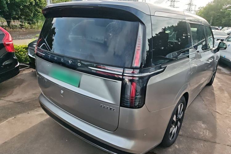 Used Volvo EM90 2025 Ultra Six-Seater