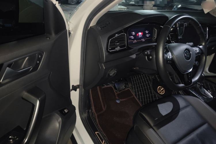 Used Volkswagen T-ROC 2021 280TSI DSG Two-Wheel Drive Comfort Connect Edition