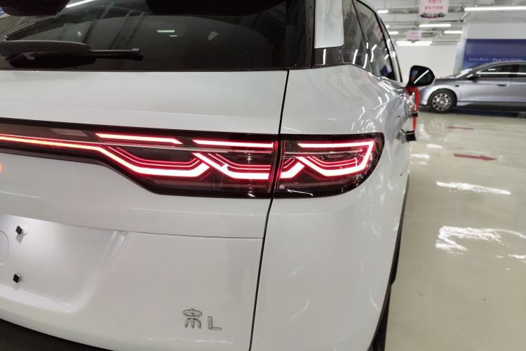 Used BYD Song L DM-i 2024 112 km Beyond Edition Right Rear Taillight