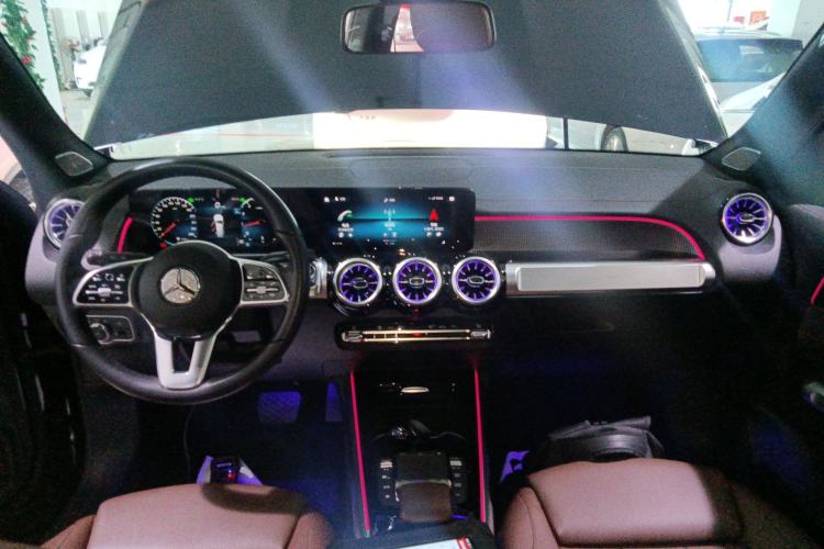 Used Mercedes-Benz GLB 2021 GLB 200 Fashion Model Center Console