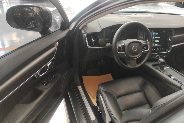Used Volvo V90 2019 Cross Country T5 AWD Smart Range Version China VI Standard
