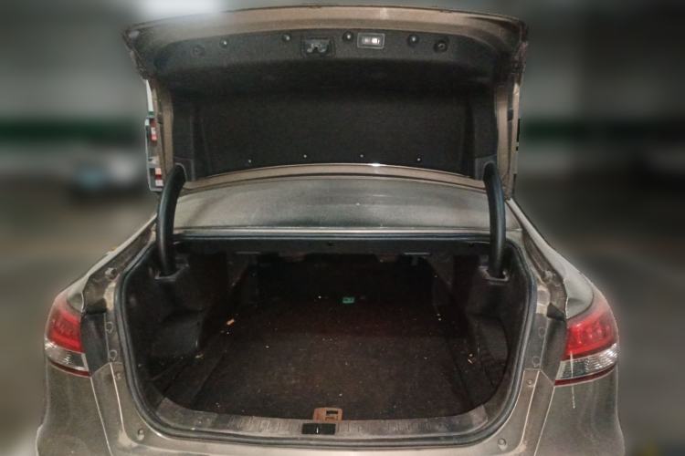 Used Zotye Z700 2018 Z700H 1.8T DCT Prestige Model Trunk