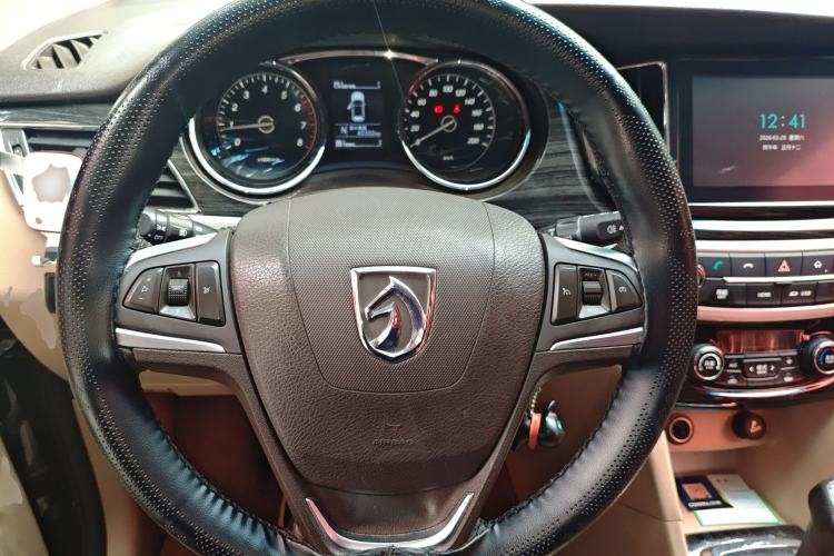 Used Baojun 730 2016 1.8L iAMT Luxury Model 7 Seats