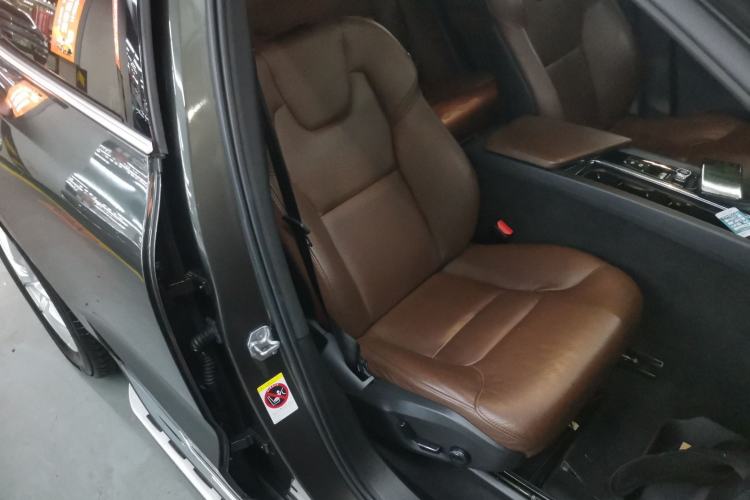 Used Volvo XC60 2021 T5 4x4 Smart Luxury Edition
