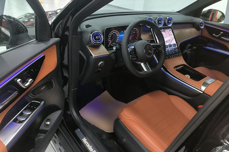 Used Mercedes-Benz GLC 2024 Refreshed GLC 300 L 4MATIC Dynamic Version 5 Seats
