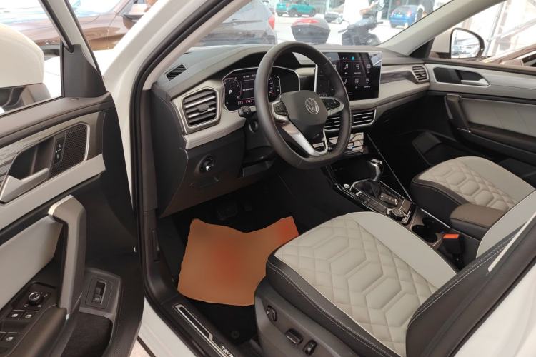 Used Volkswagen Tayron 2023 Revised Version 380TSI All-Wheel Drive R-Line High-Energy Edition Left Front Seat