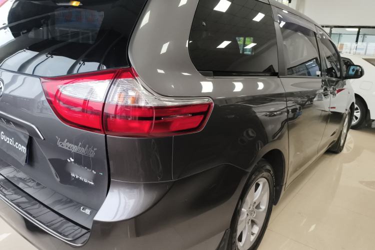 Used Toyota Sienna (Parallel Import) 2015 3.5L Two-Wheel Drive L Version—U.S. Specification
