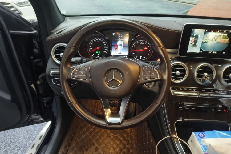 Used Mercedes-Benz GLC 2019 GLC 260 L 4MATIC Dynamic Model Steering Wheel