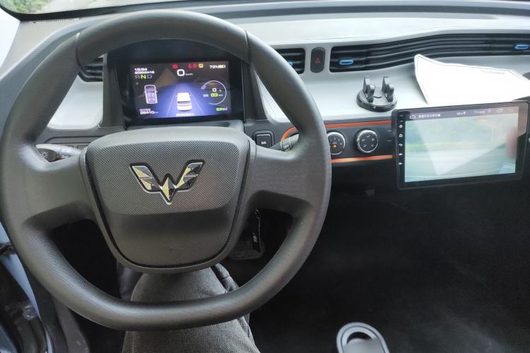 Used Wuling Hongguang MINIEV 2020 Zizai Version Lithium-NMC Center Console