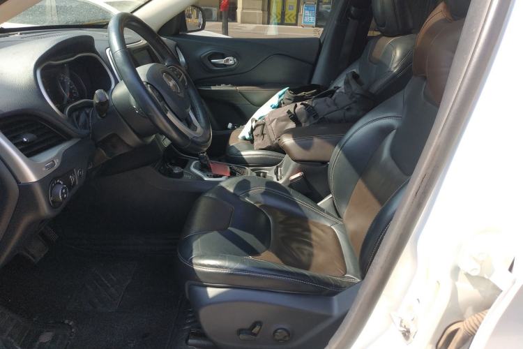 Used Jeep Cherokee 2014 2.4L Luxury Edition