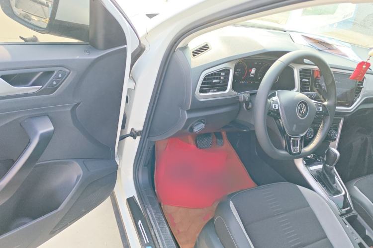 Used Volkswagen T-ROC 2022 280TSI DSG Two-Wheel Drive Elite PLUS Driver Seat