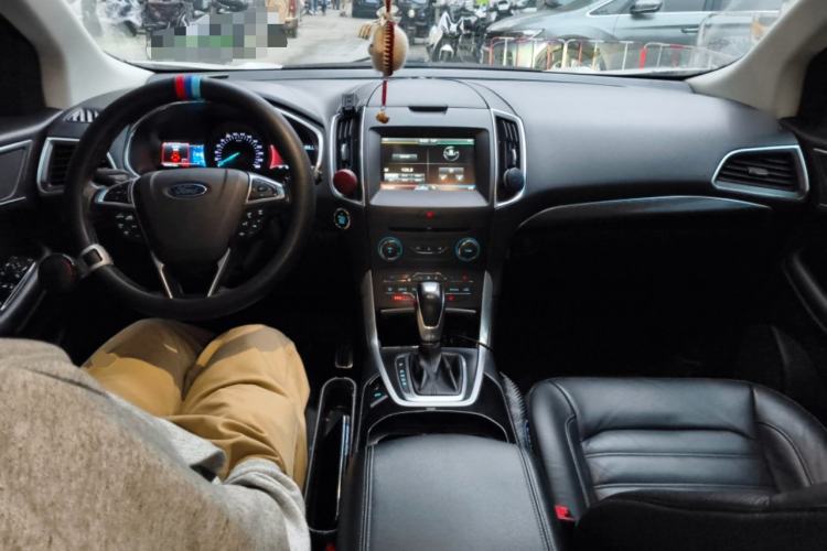 Used Ford Edge 2015 2.0T GTDi Two-Wheel-Drive High-Line Version