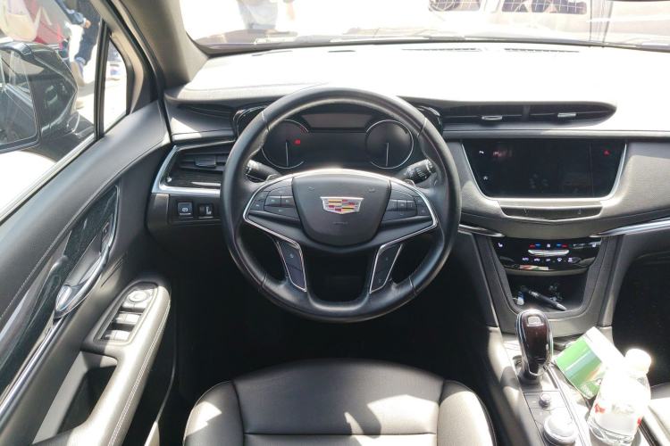 Used Cadillac XT5 2021 2.0T Two-Wheel Drive Luxury Version Steering Wheel