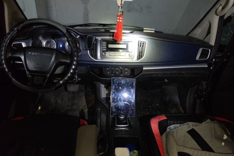 Used FORTHING Lingzhi M5 2022 Comfort Model 7 Seats