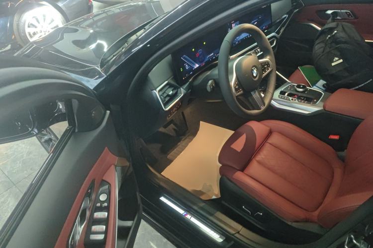 Used BMW 3 Series 2024 325i M Sport Night Edition Package Driver Seat