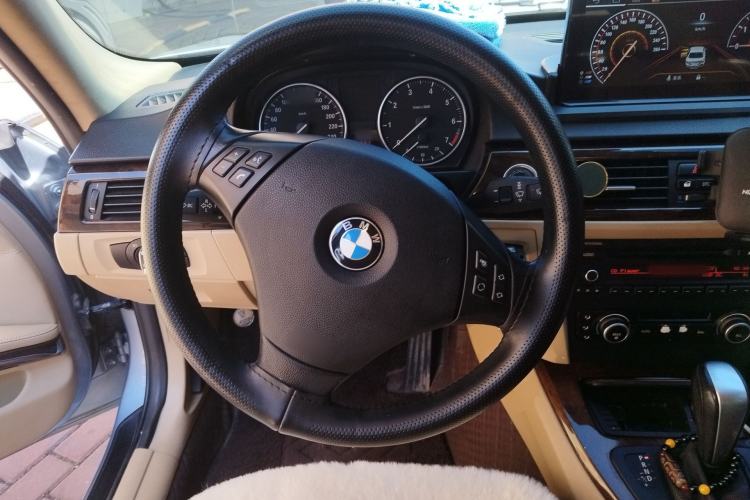 Used BMW 3 Series 2010 320i Luxury Model