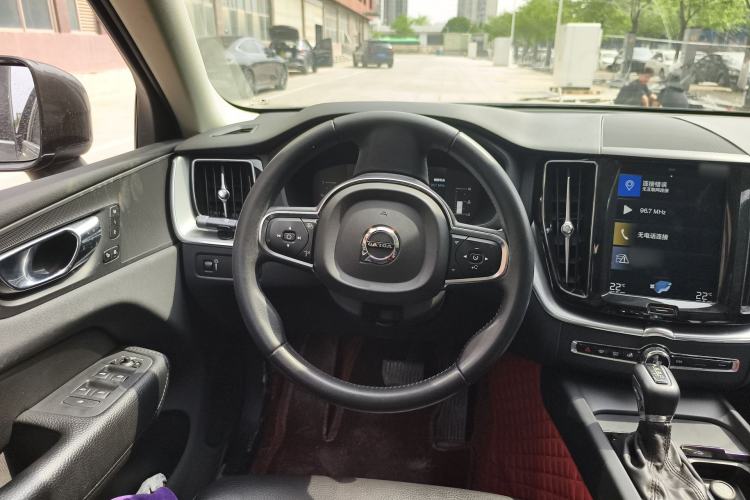 Used Volvo XC60 2019 T5 4x4 Smart Edition China VI Standard Steering Wheel