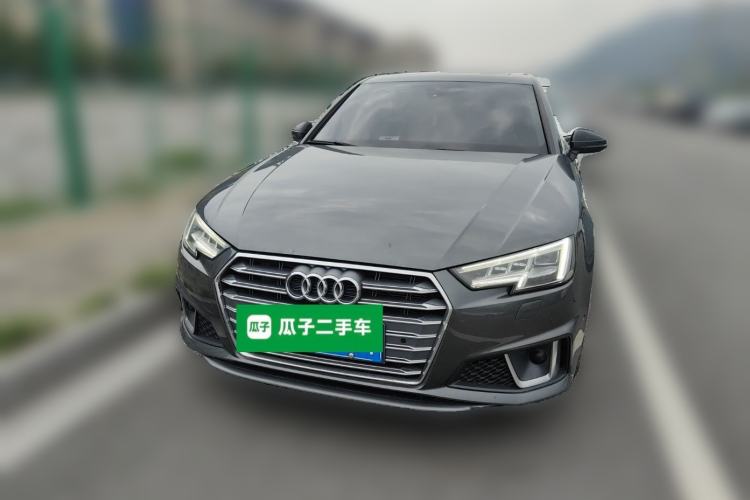 Used Audi A4L 2018 30th Anniversary Edition 45 TFSI quattro Sport model
