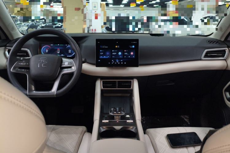 Used BYD Yuan UP 2024 401 km Active Version Center Console