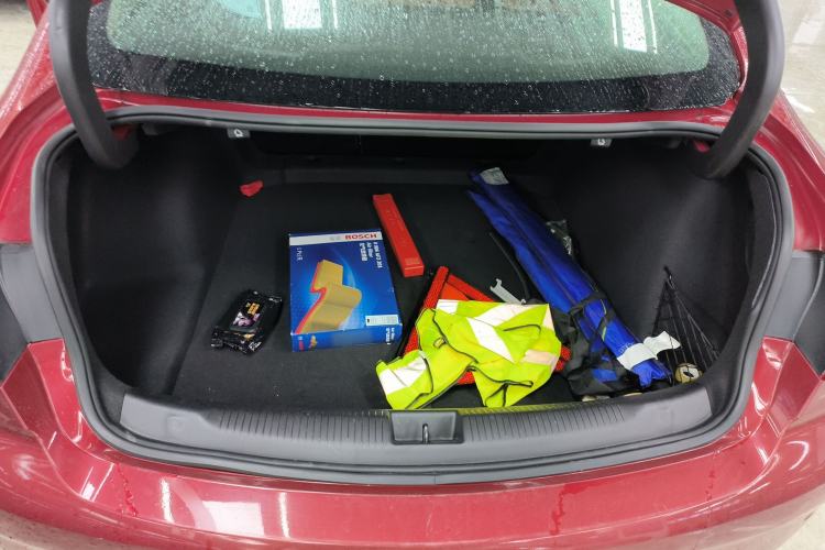 Used Buick Regal 2017 28T Luxury Edition Trunk