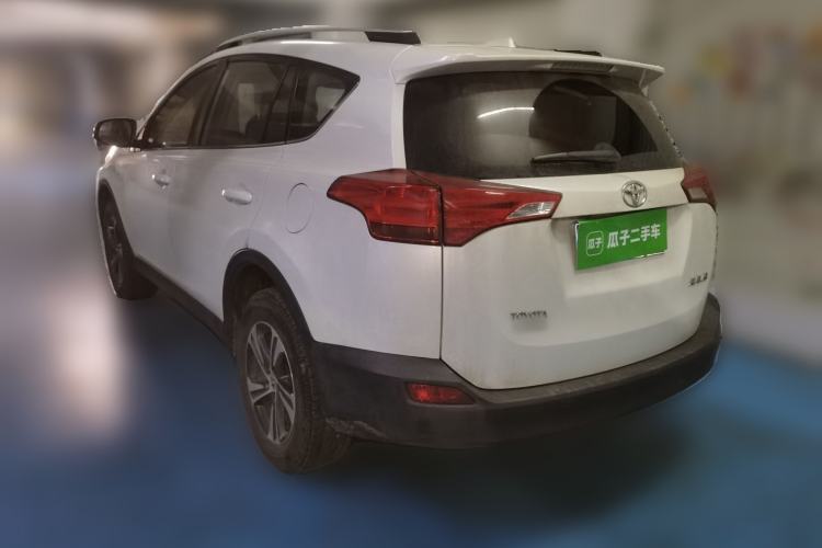 Used Toyota RAV4 2015 2.0L CVT Two-Wheel Drive Fashion Edition