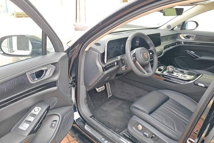 Used Hongqi H9 2025 2.0T Two-Wheel Drive Flagship Luxury Business Edition 5 Seats
