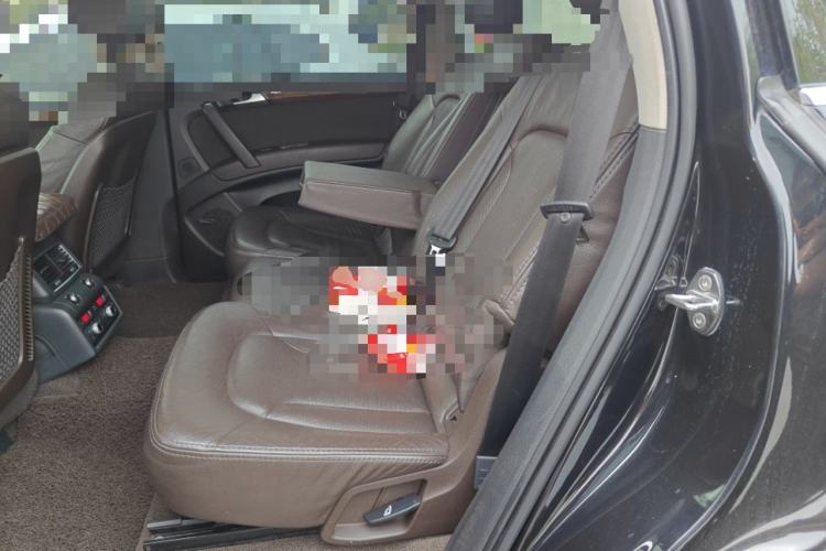 Used Audi Q7 2014 35 TFSI Off-road Model Left Rear Seat