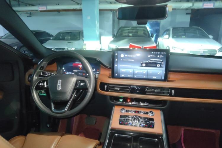 Used Lincoln Aviator 2022 3.0T V6 Four-Wheel Drive Luxury Edition Center Console