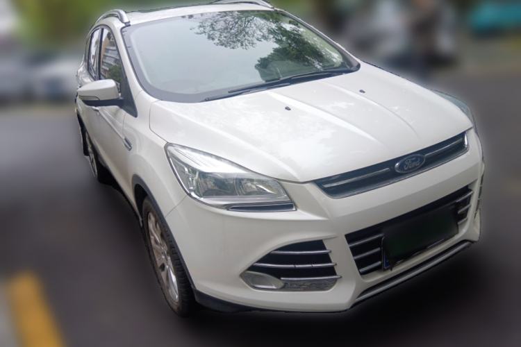 Used Ford Kuga 2015 1.5L GTDi Four-Wheel-Drive Elite Model Front Right 45 Deg