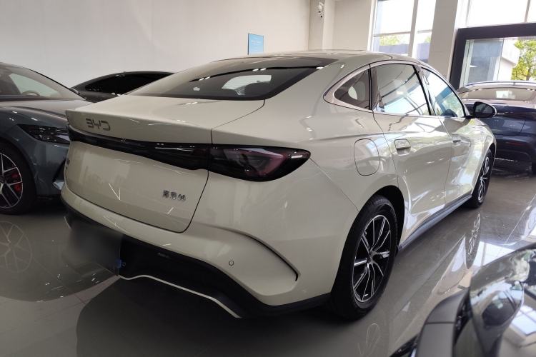 Used BYD Seal 06 New Energy 2024 DM-i 120KM Luxury Model
