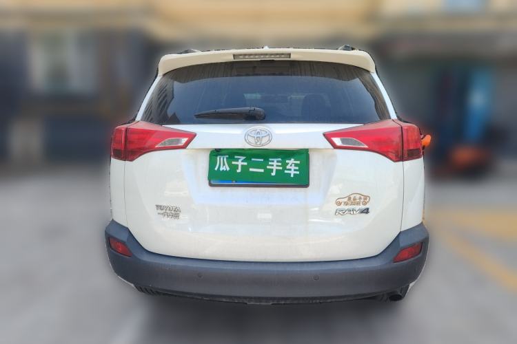 Used Toyota RAV4 2015 2.0L CVT Two-Wheel Drive Fashion Edition Rear