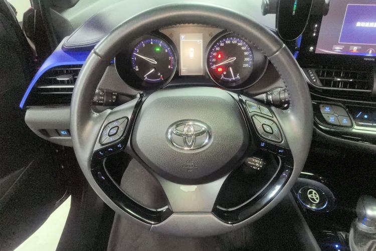 Used Toyota IZOA 2020 2.0L Yichi Version