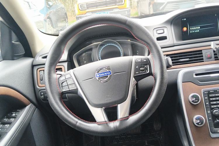 Used Volvo S80L 2015 2.0T T5 Smart Luxury Edition Steering Wheel