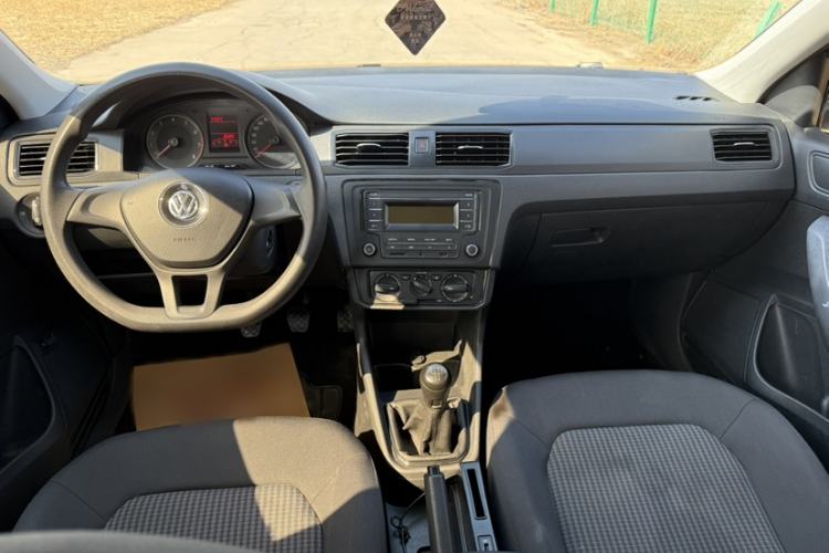 Used Volkswagen Santana 2016 1.4L Manual Fashion Edition Interior 5
