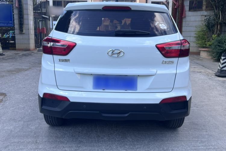 Used Hyundai ix25 2015 1.6L Automatic Two-Wheel Drive Fashionable GS Model Exterior 5